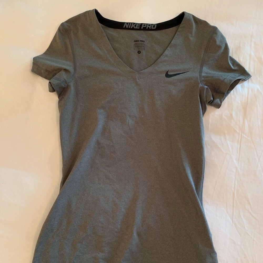 Nike pro short sleeved workout top
